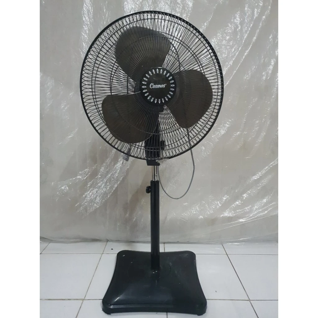 Cosmos Kipas Angin Berdiri Stand Fan 16SDB Black 16 SDB